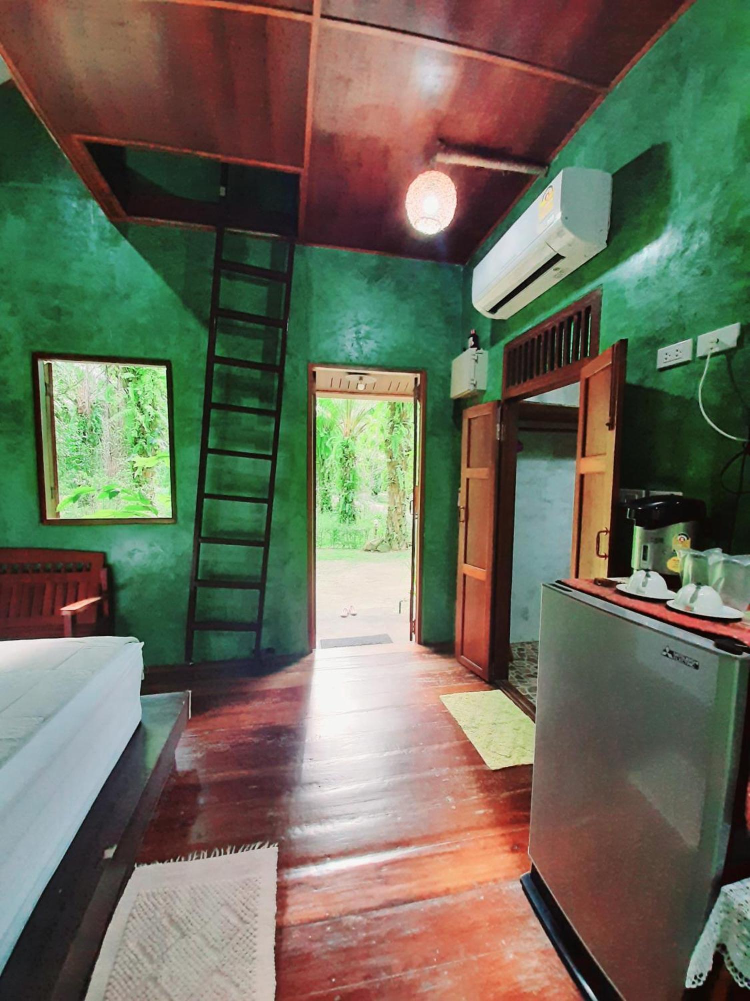 Tuaprodhome Khao Lak Cameră foto