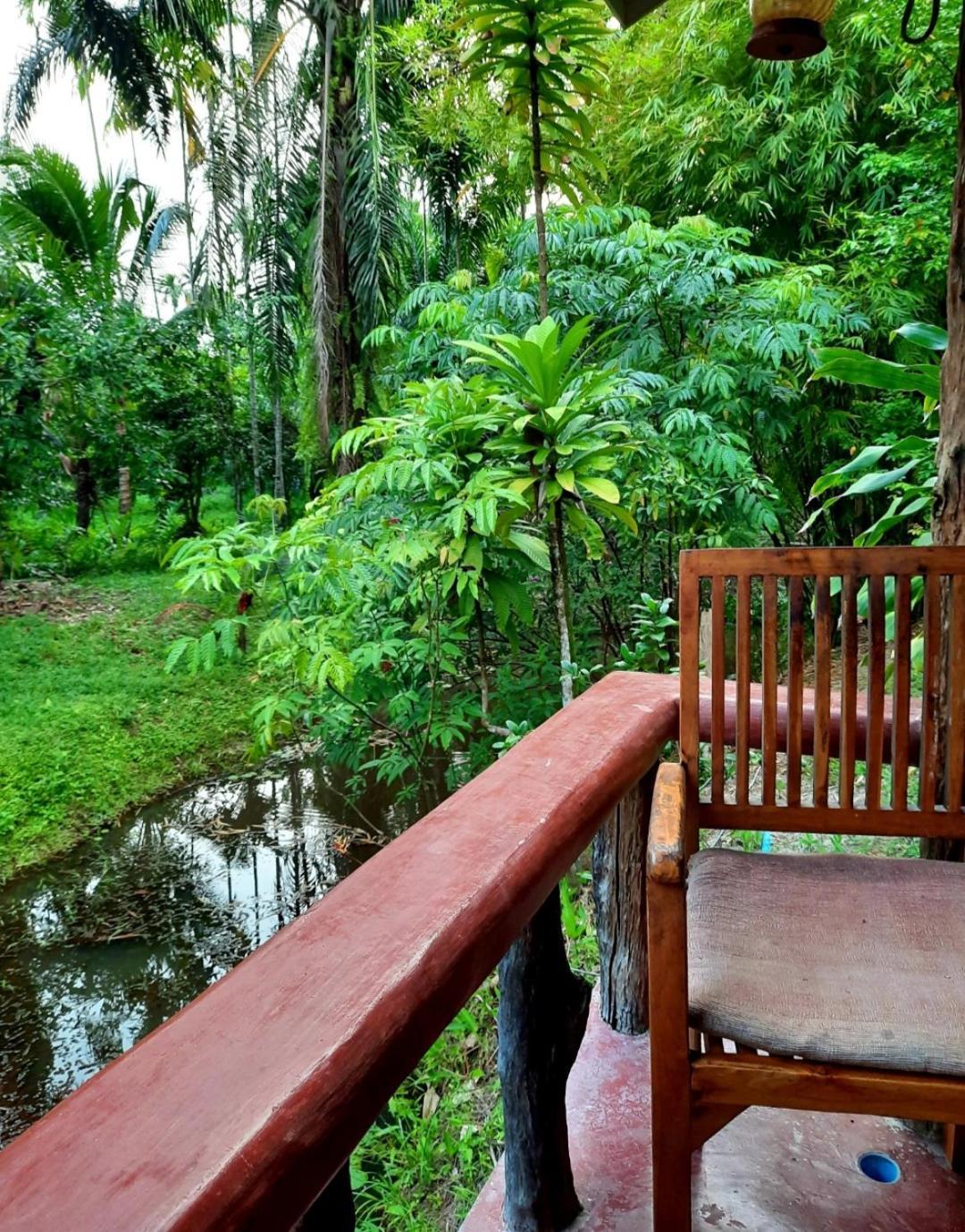 Tuaprodhome Khao Lak Cameră foto